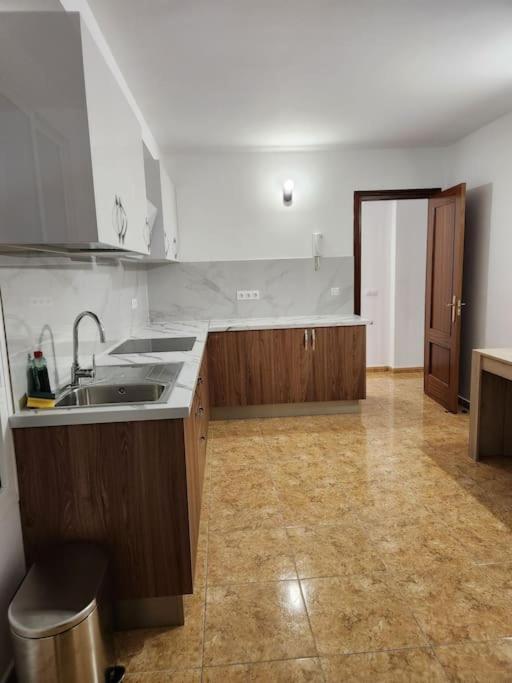 Lujoso Apartamento Vacacional Apartman Carrizal Kültér fotó