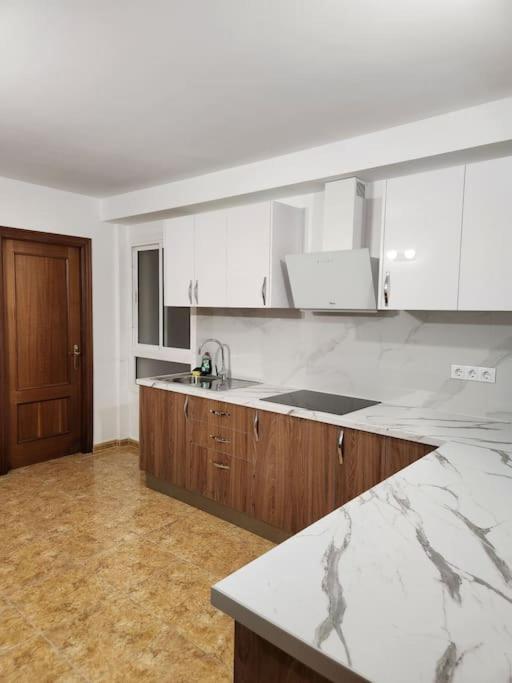 Lujoso Apartamento Vacacional Apartman Carrizal Kültér fotó